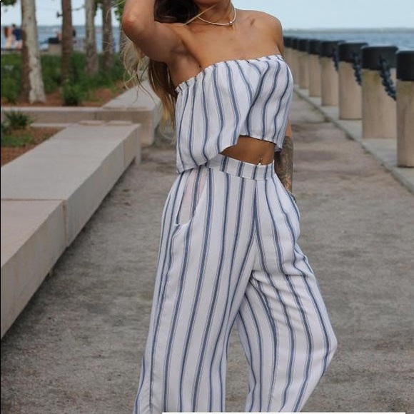 HOLLISTER WHITE BLUE STRIPED FLOWY PANTS CULOTTES - Picture 2 of 7
